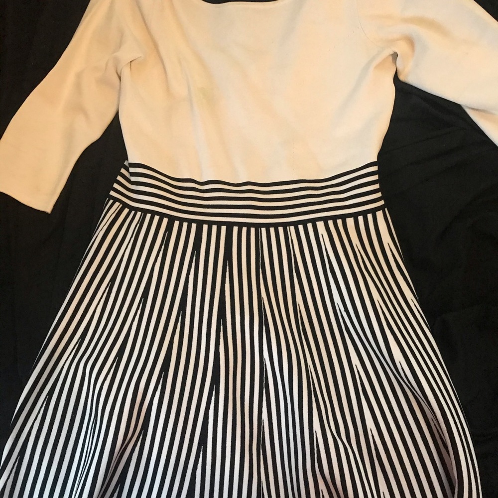 Guess Dress - Picture 3 of 4